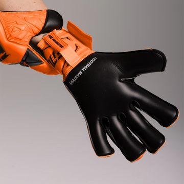 Invictus X WHITE BLACK - COACH ORANGE FLUO
